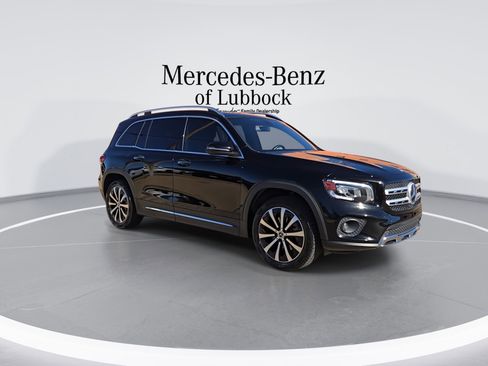 Used 2021 Mercedes-Benz GLB 250 w/ Premium Package image 2