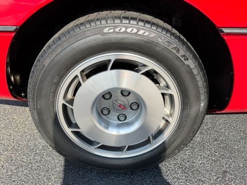 Used 1987 Chevrolet Corvette Convertible RWD image 23
