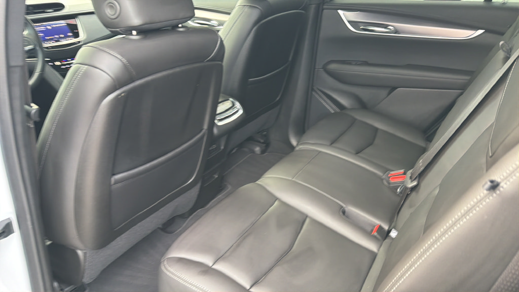 Used 2024 Cadillac XT6 Luxury FWD image 29