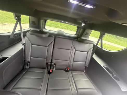 Used 2024 Chevrolet Suburban High Country w/ Premium Package AWD/4WD image 20