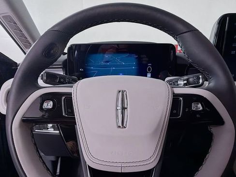 New 2026 Lincoln Aviator 2WD image 11