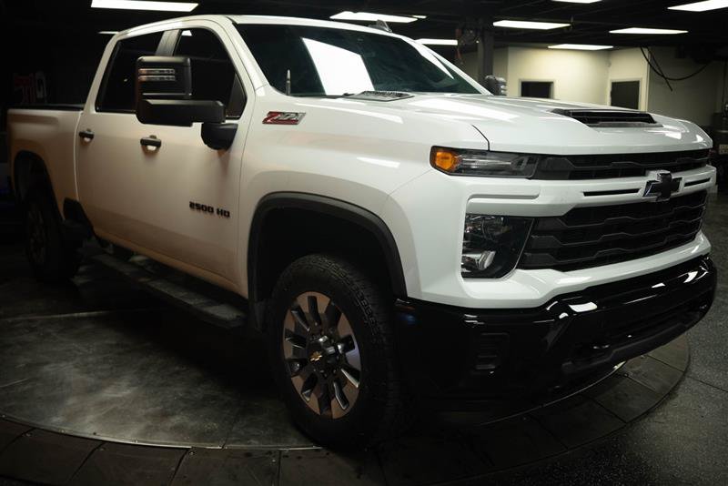Used 2024 Chevrolet Silverado 2500 Custom w/ Custom Value Package AWD/4WD image 5