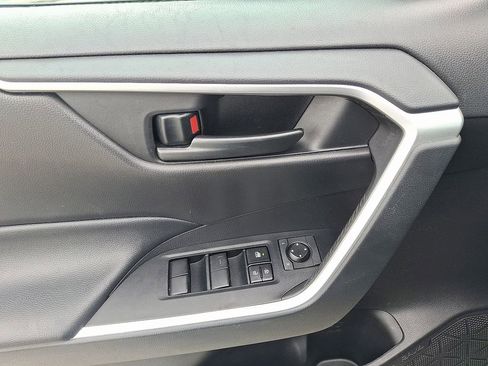 Used 2020 Toyota RAV4 LE image 14