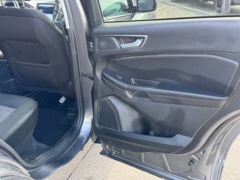 Used 2023 Ford Edge SE image 25