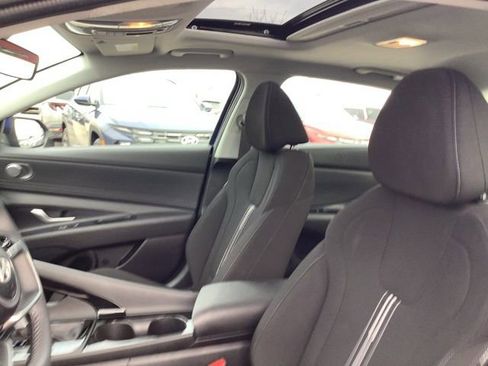 Used 2024 Hyundai Elantra SEL w/ Convenience Package image 18