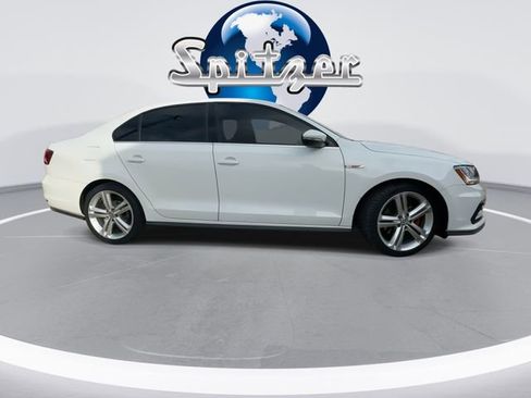 Used 2017 Volkswagen Jetta GLI image 10