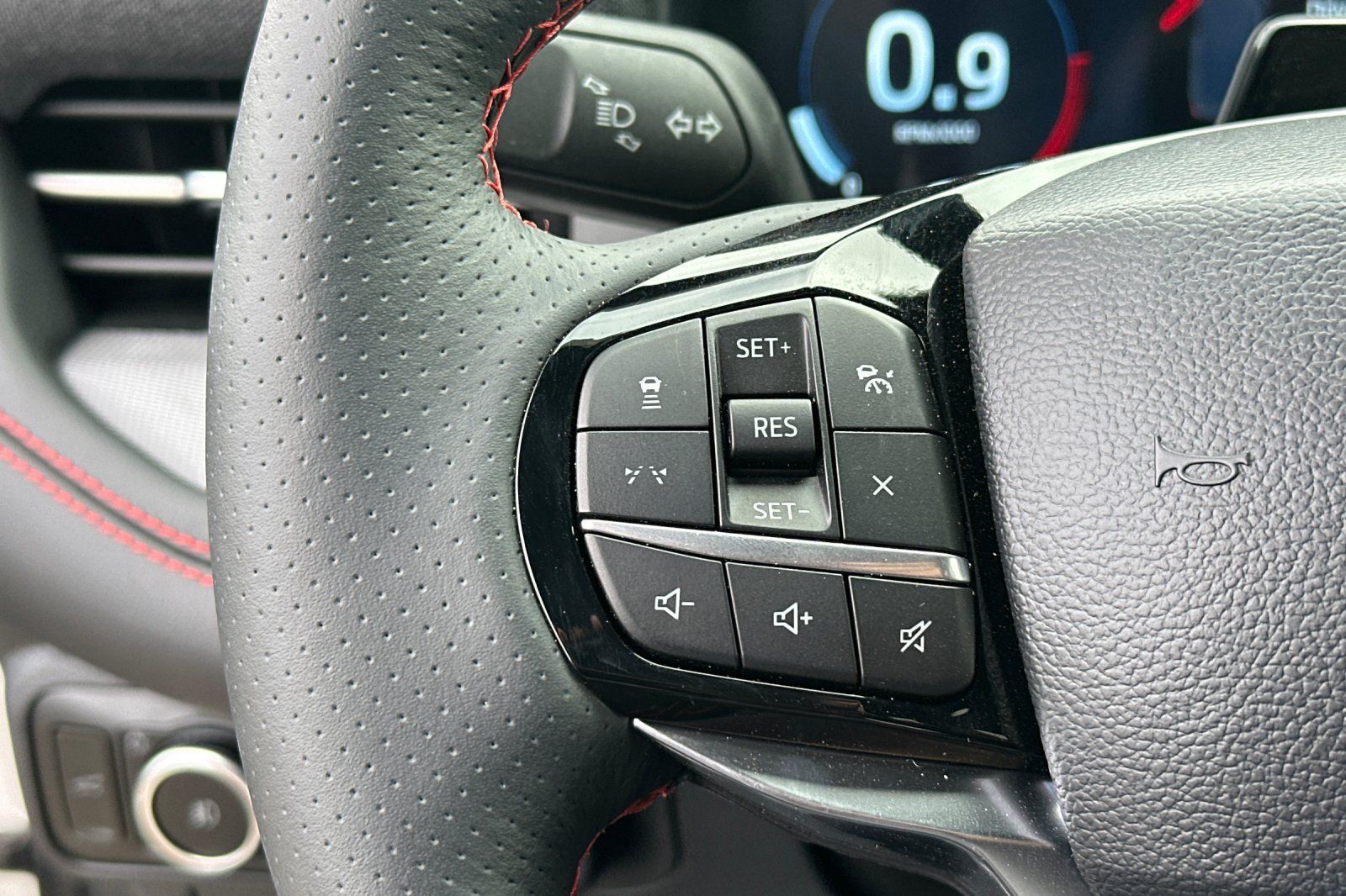 New 2025 Ford Explorer ST-Line AWD/4WD image 29