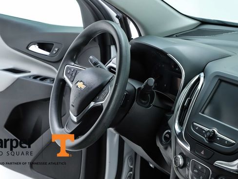 Used 2018 Chevrolet Equinox LS FWD image 69