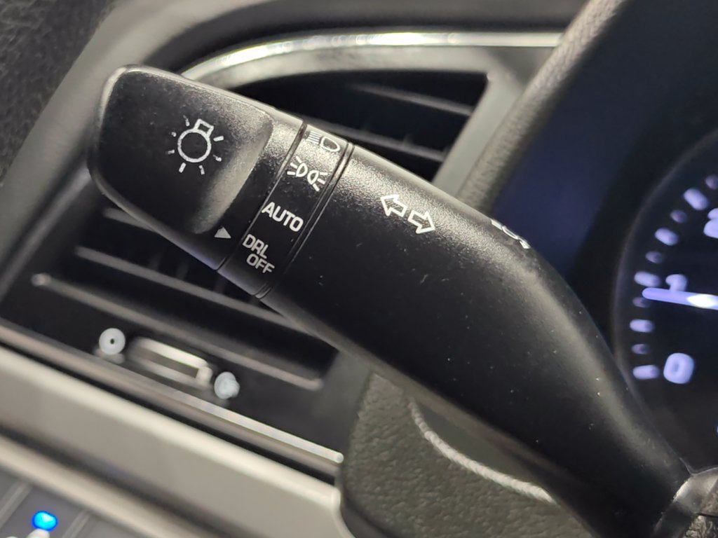Used 2018 Hyundai Elantra SEL FWD image 32