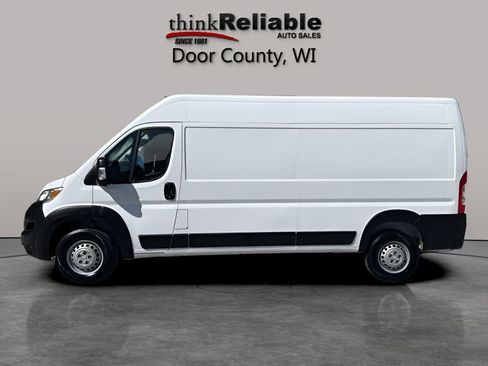 Used 2024 RAM ProMaster 2500 w/ Convenience Group FWD image 2