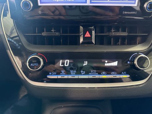 Used 2021 Toyota Corolla LE w/ Carpet Mat Package (TMS) FWD image 28