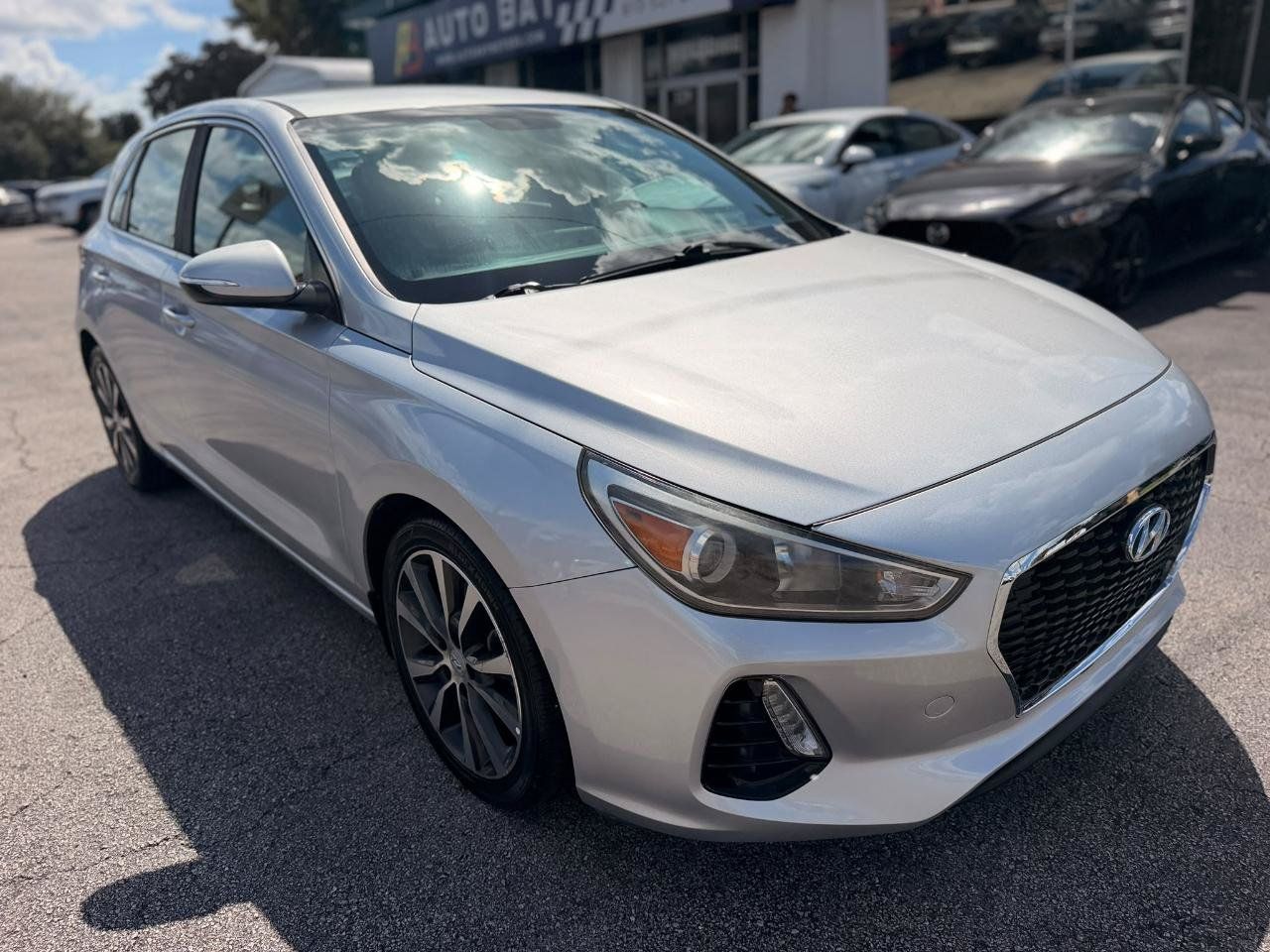 Used 2018 Hyundai Elantra GT w/ Style Package 02 FWD image 4