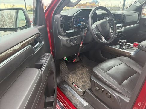 Used 2022 Chevrolet Silverado 1500 RST image 8