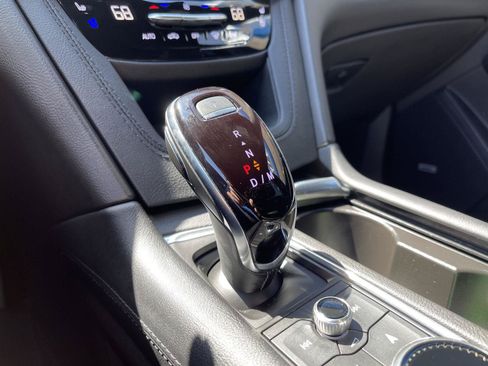 Used 2025 Cadillac XT6 Premium Luxury w/ Platinum Package AWD/4WD image 34
