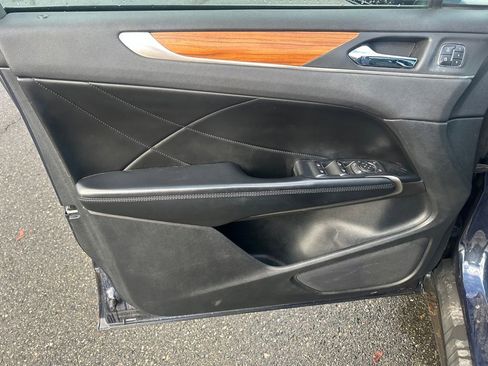 Used 2017 Lincoln MKC Reserve image 16