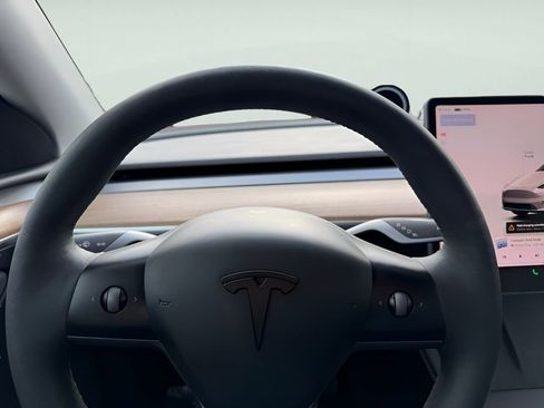 Used 2023 Tesla Model Y Long Range image 15