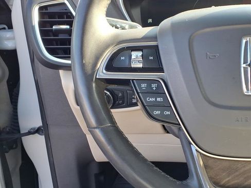 Used 2020 Lincoln Nautilus Reserve image 16