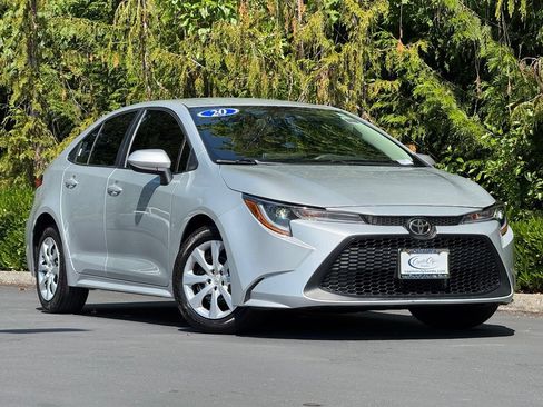 Used 2020 Toyota Corolla LE FWD image 29