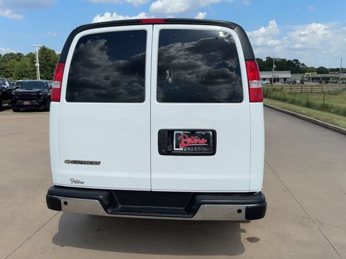 Used 2025 Chevrolet Express 3500 LT w/ LT Preferred Equipment Group RWD image 8