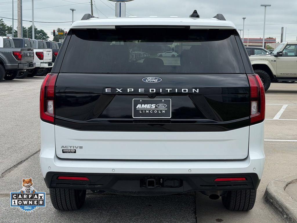 Certified 2025 Ford Expedition Active AWD/4WD image 5