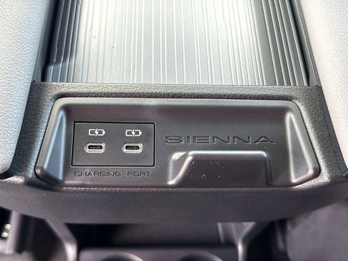 New 2026 Toyota Sienna XLE FWD image 19