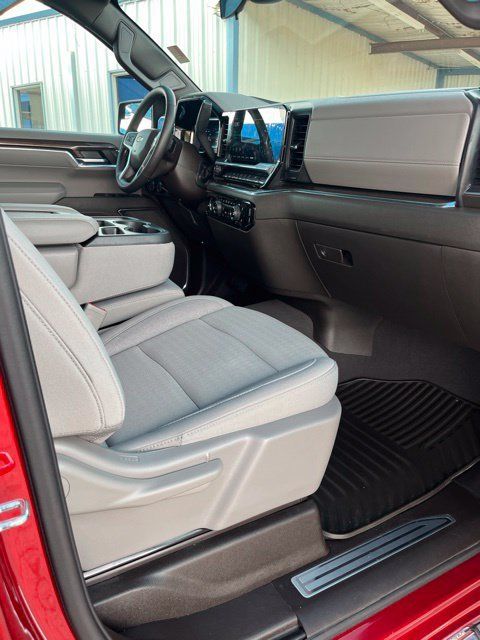 Used 2023 Chevrolet Silverado 1500 LT AWD/4WD image 10