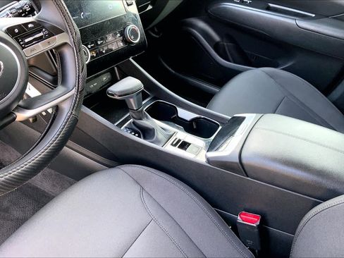 Used 2024 Hyundai Tucson SE FWD image 16