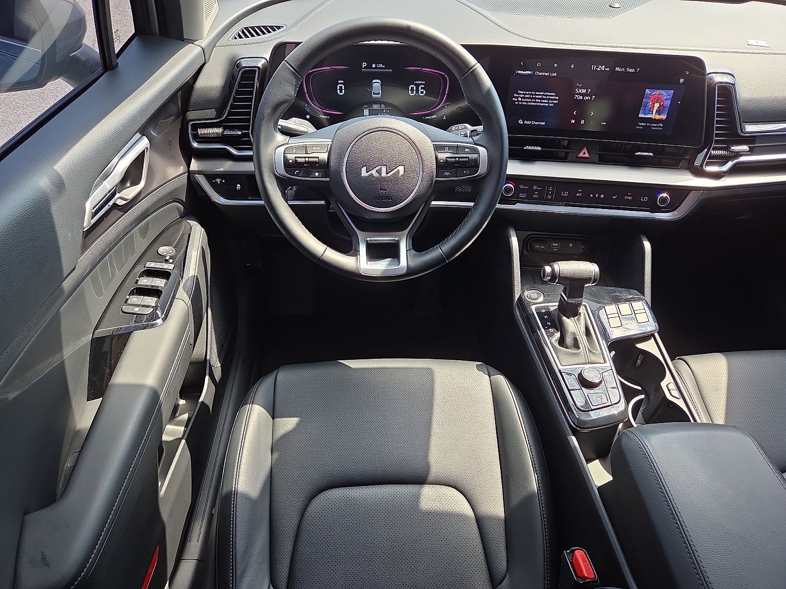 Used 2024 Kia Sportage EX FWD image 11