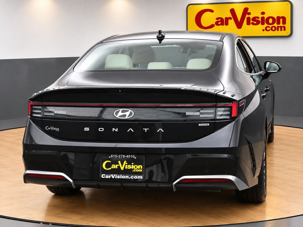 Used 2025 Hyundai Sonata SEL FWD image 5