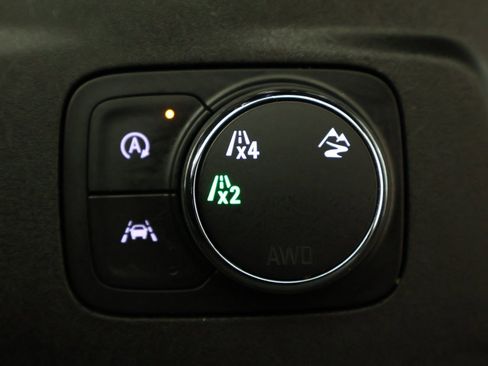 Used 2023 Chevrolet Traverse LT w/ LPO, Floor Liner Package image 53