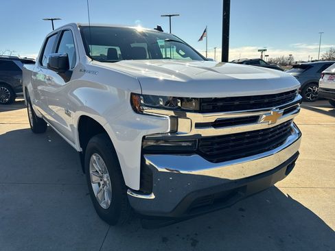 Used 2021 Chevrolet Silverado 1500 LT image 3