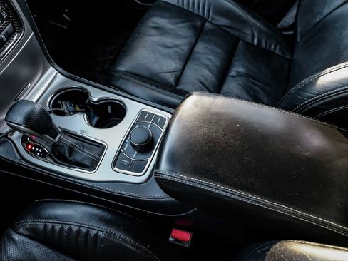 Used 2017 Jeep Grand Cherokee SRT image 26