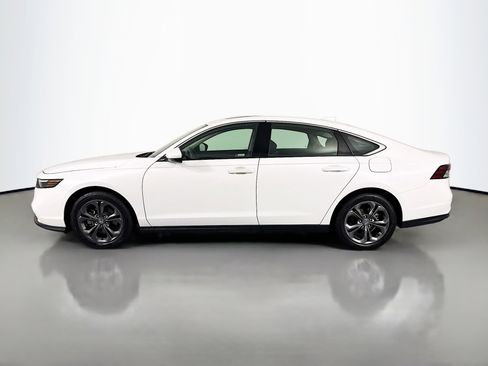 Certified 2023 Honda Accord EX image 8