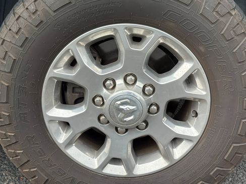 Used 2019 RAM 2500 Laramie AWD/4WD image 11