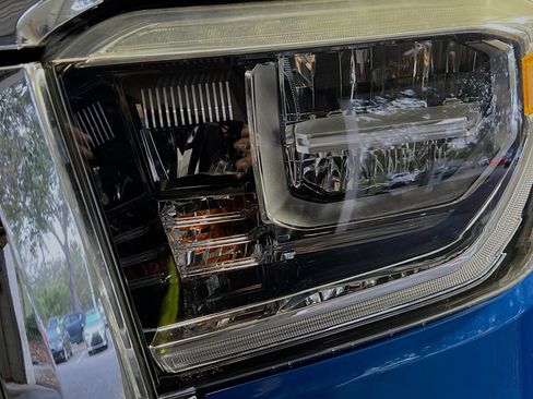 Used 2018 Toyota Tundra Limited image 12