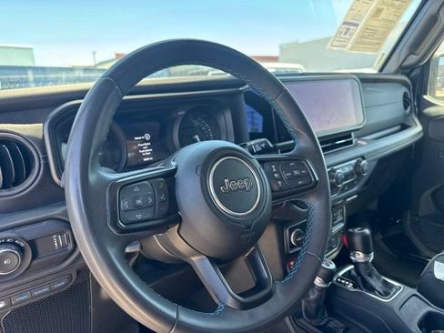 Used 2024 Jeep Wrangler Unlimited Rubicon 4xe AWD/4WD image 10