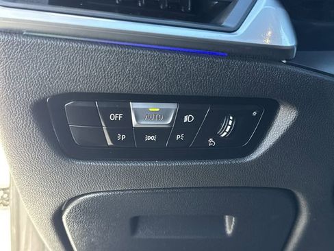 Used 2021 BMW 330i Sedan w/ Convenience Package image 17