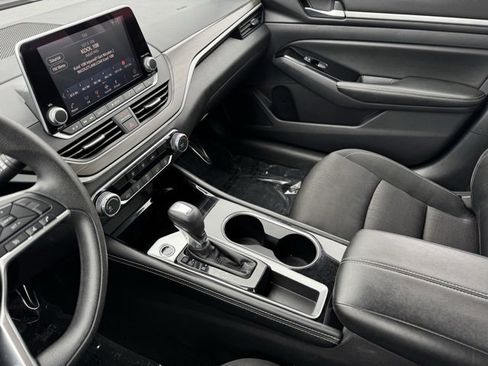Used 2023 Nissan Altima 2.5 SV image 13