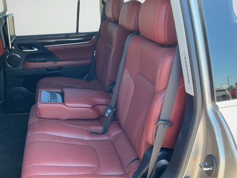 Used 2017 Lexus LX 570 4WD w/ Luxury Package image 20