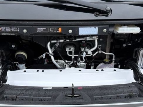 Used 2024 Chevrolet Brightdrop 400 w/ Commercial Equipment Package AWD/4WD image 8