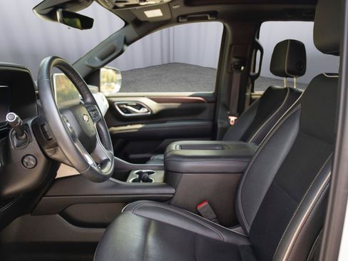 Used 2024 Chevrolet Tahoe Premier AWD/4WD image 2