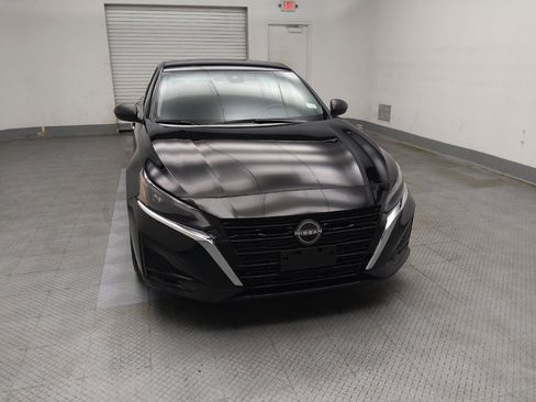 Used 2024 Nissan Altima 2.5 S FWD image 14