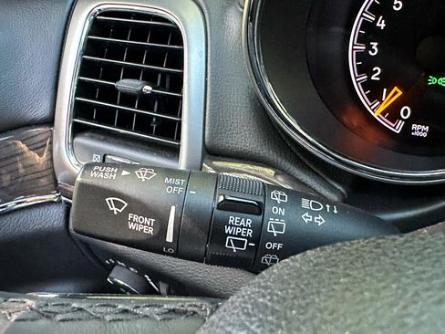 Used 2018 Jeep Grand Cherokee Overland image 18