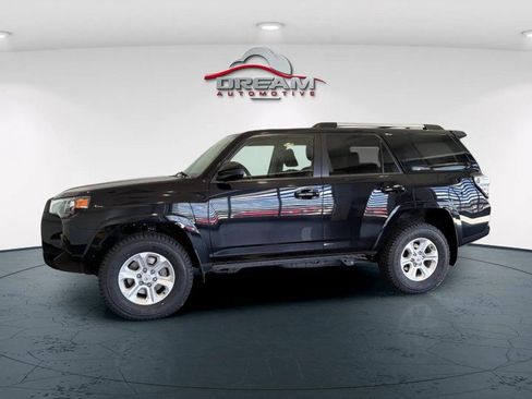 Used 2024 Toyota 4Runner SR5 AWD/4WD image 18