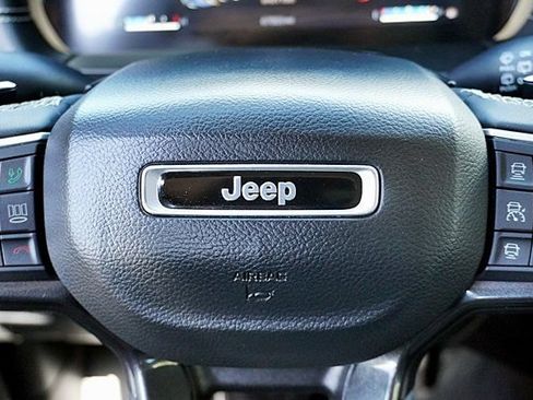 Used 2023 Jeep Grand Cherokee L Laredo RWD image 35