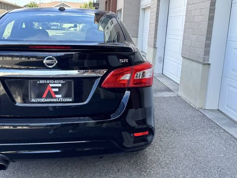 Used 2017 Nissan Sentra SR w/ SR Midnight Edition FWD image 5
