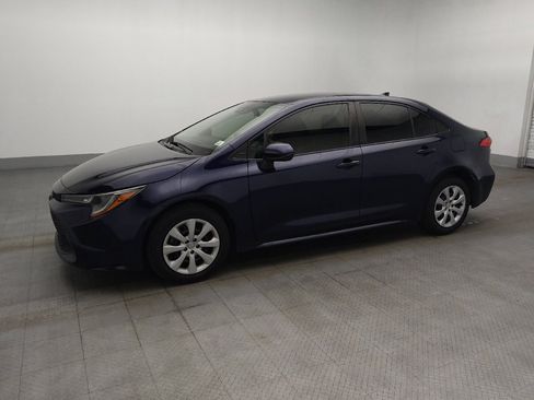 Used 2020 Toyota Corolla LE FWD image 2