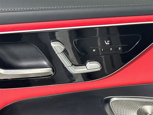 Certified 2025 Mercedes-Benz GLC 300 4MATIC image 11