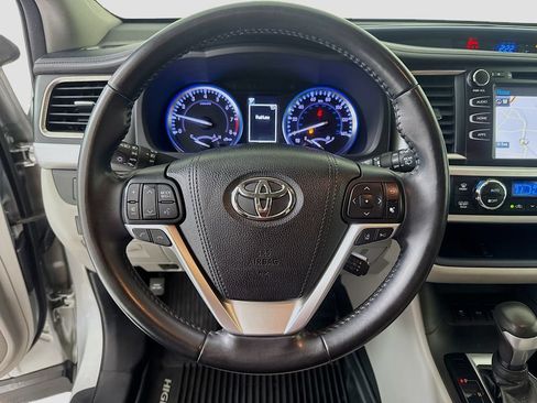 Used 2018 Toyota Highlander XLE AWD/4WD image 13