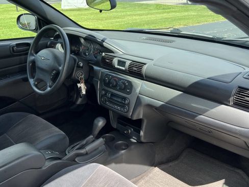 Used 2004 Chrysler Sebring LXi image 26